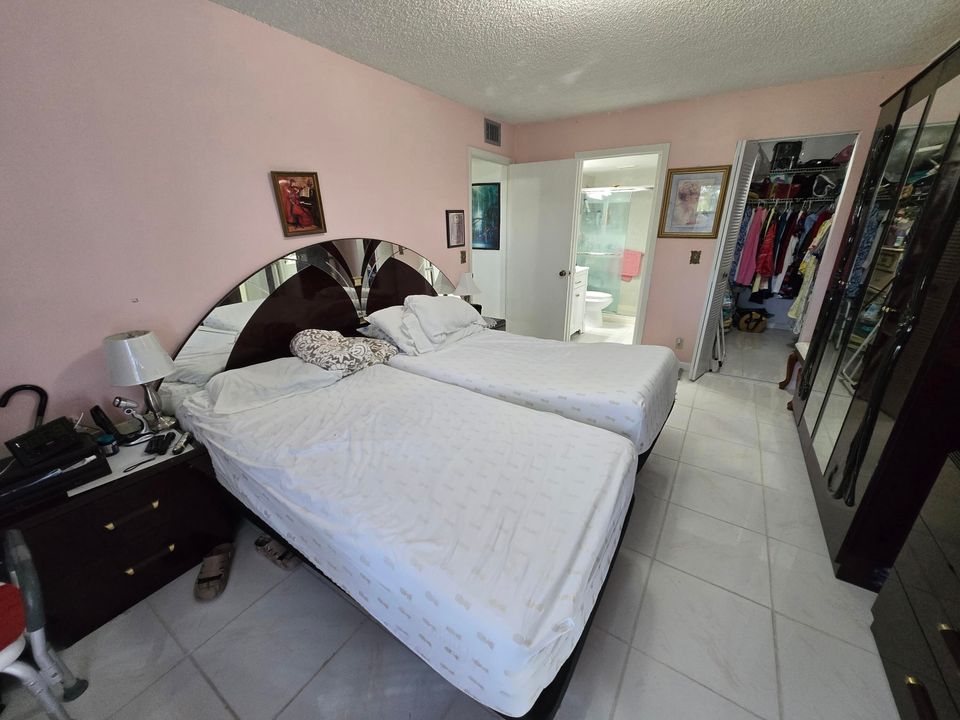 For Sale: $184,900 (2 beds, 2 baths, 1064 Square Feet)