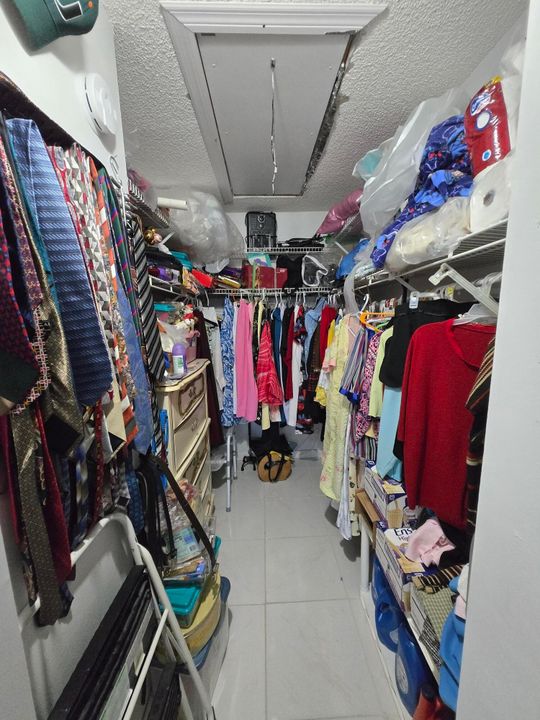 For Sale: $184,900 (2 beds, 2 baths, 1064 Square Feet)