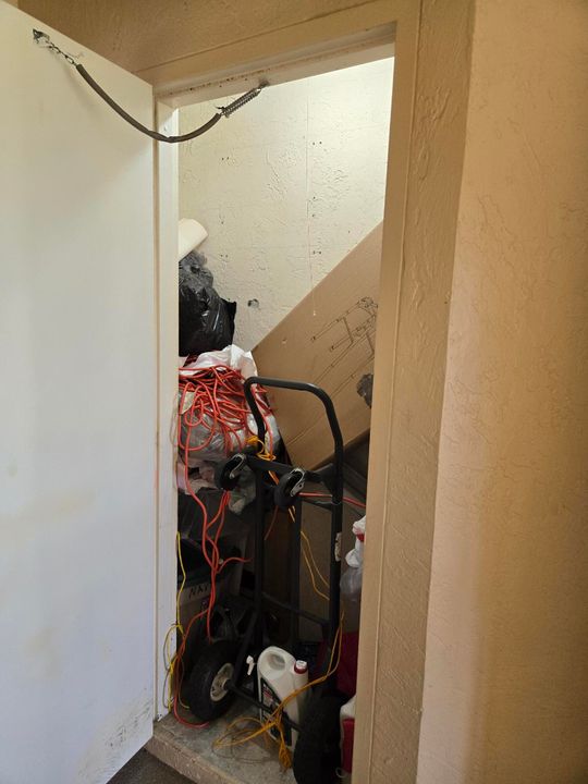 For Sale: $184,900 (2 beds, 2 baths, 1064 Square Feet)