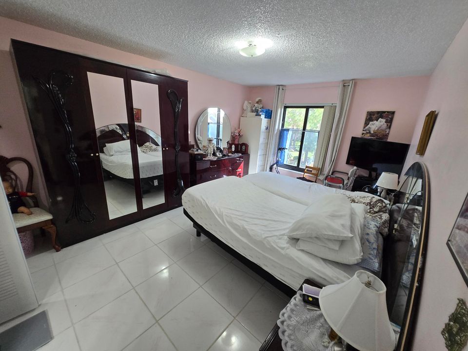 For Sale: $184,900 (2 beds, 2 baths, 1064 Square Feet)