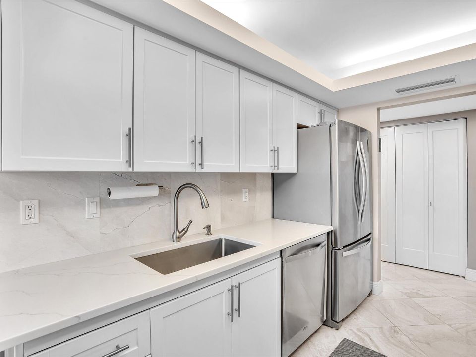 待售: $845,000 (2 贝兹, 2 浴室, 1736 平方英尺)