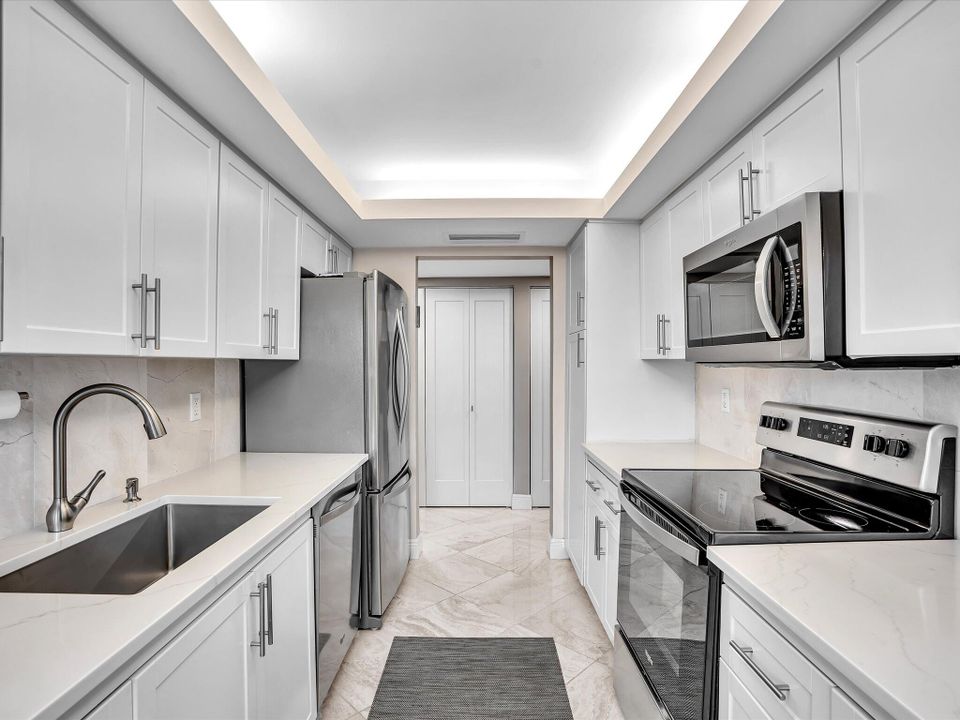 待售: $845,000 (2 贝兹, 2 浴室, 1736 平方英尺)