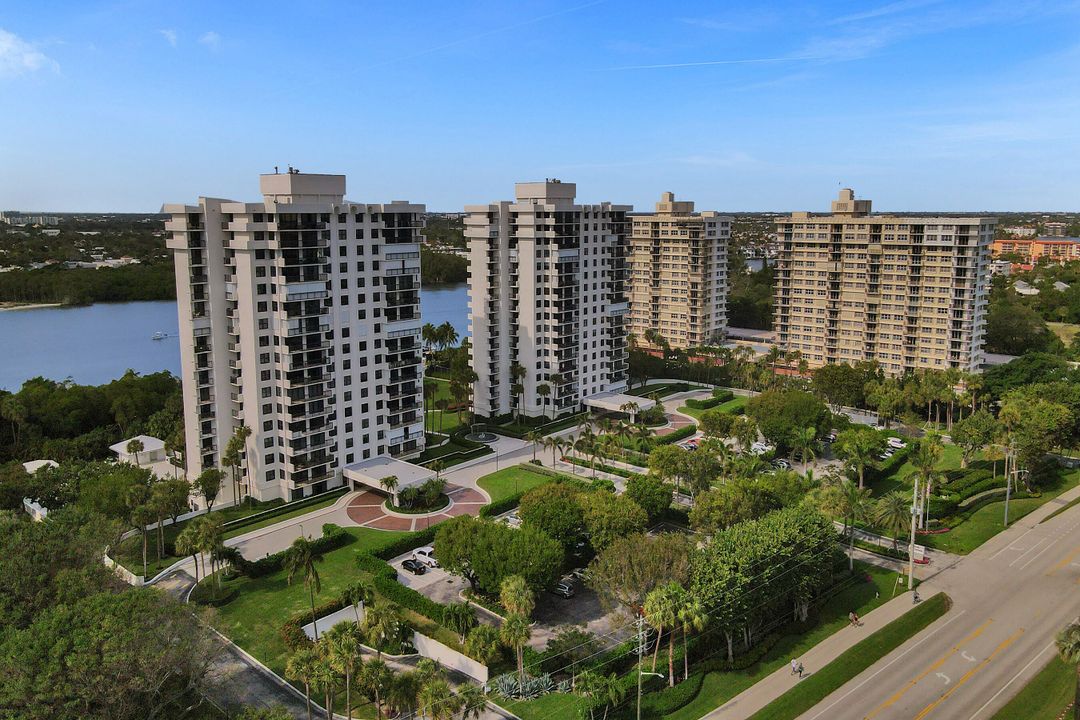 待售: $845,000 (2 贝兹, 2 浴室, 1736 平方英尺)