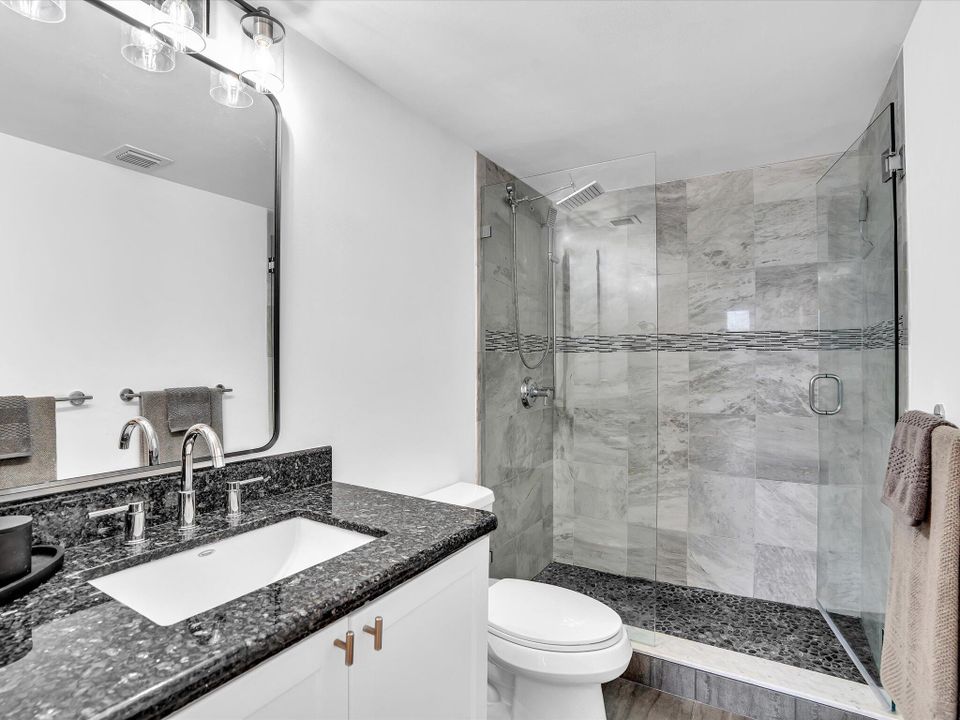 待售: $845,000 (2 贝兹, 2 浴室, 1736 平方英尺)