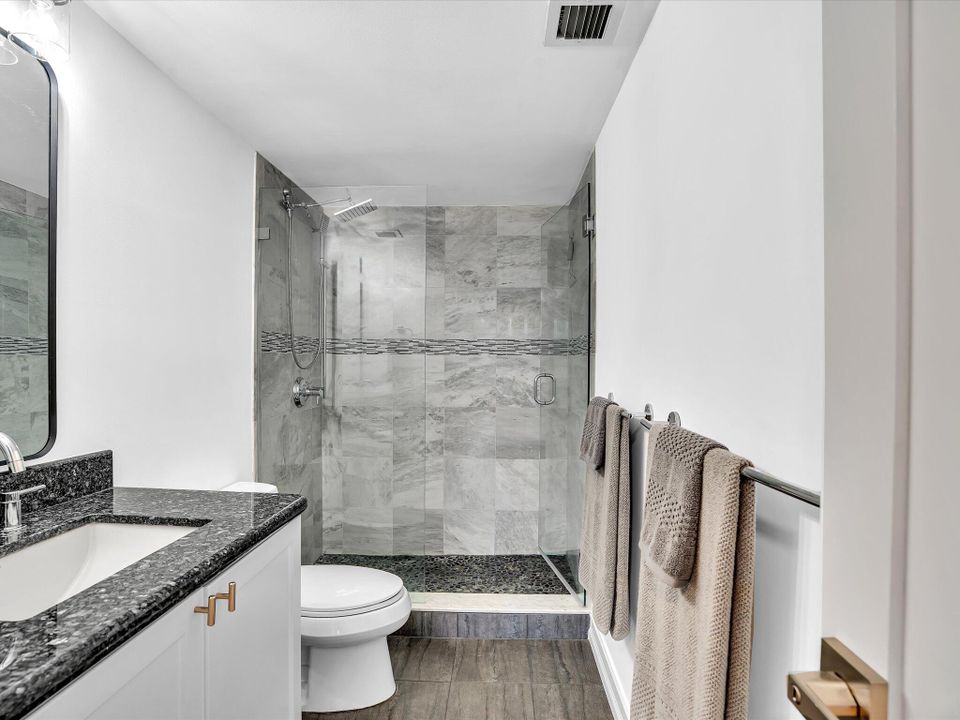 待售: $845,000 (2 贝兹, 2 浴室, 1736 平方英尺)