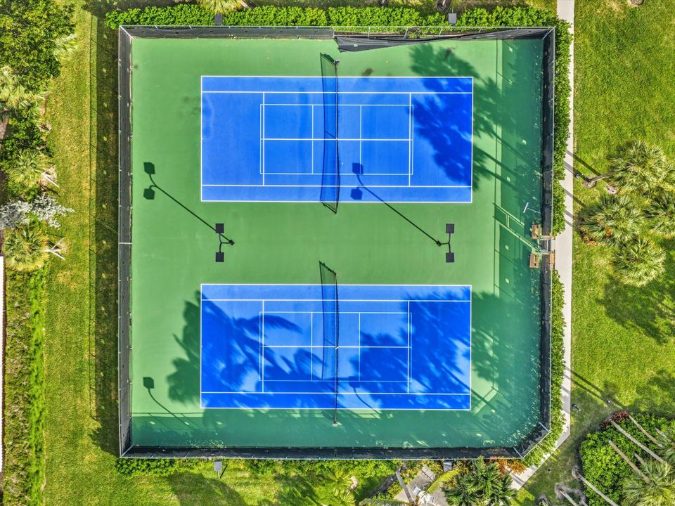 待售: $845,000 (2 贝兹, 2 浴室, 1736 平方英尺)