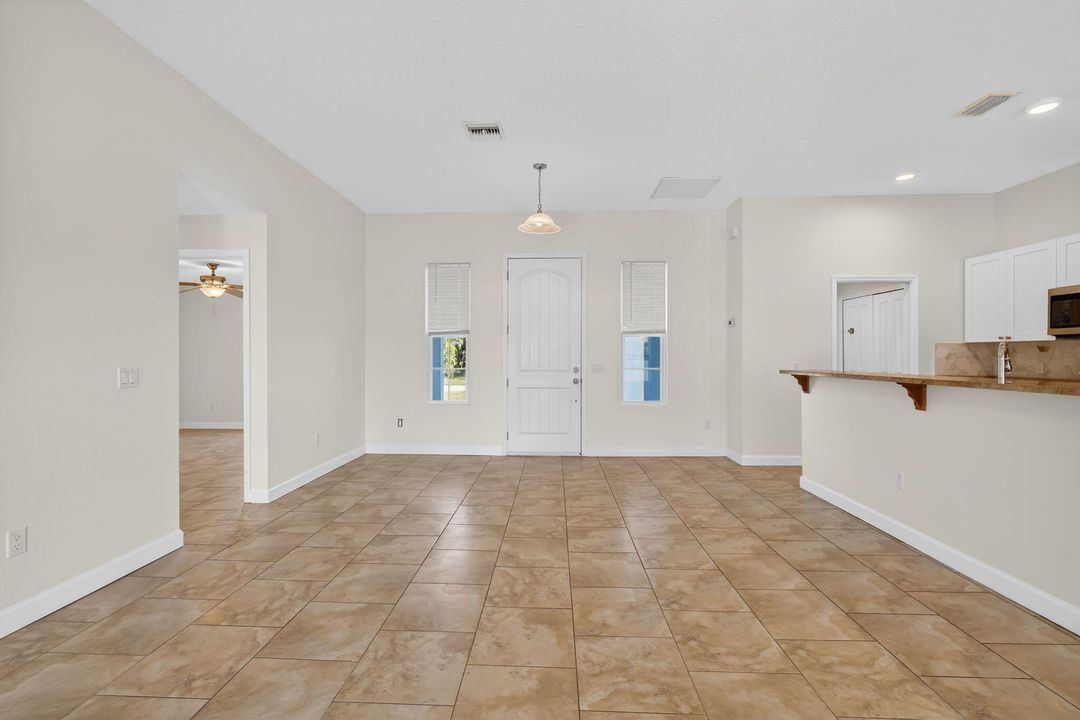 出租: $2,275 (3 贝兹, 2 浴室, 1490 平方英尺)