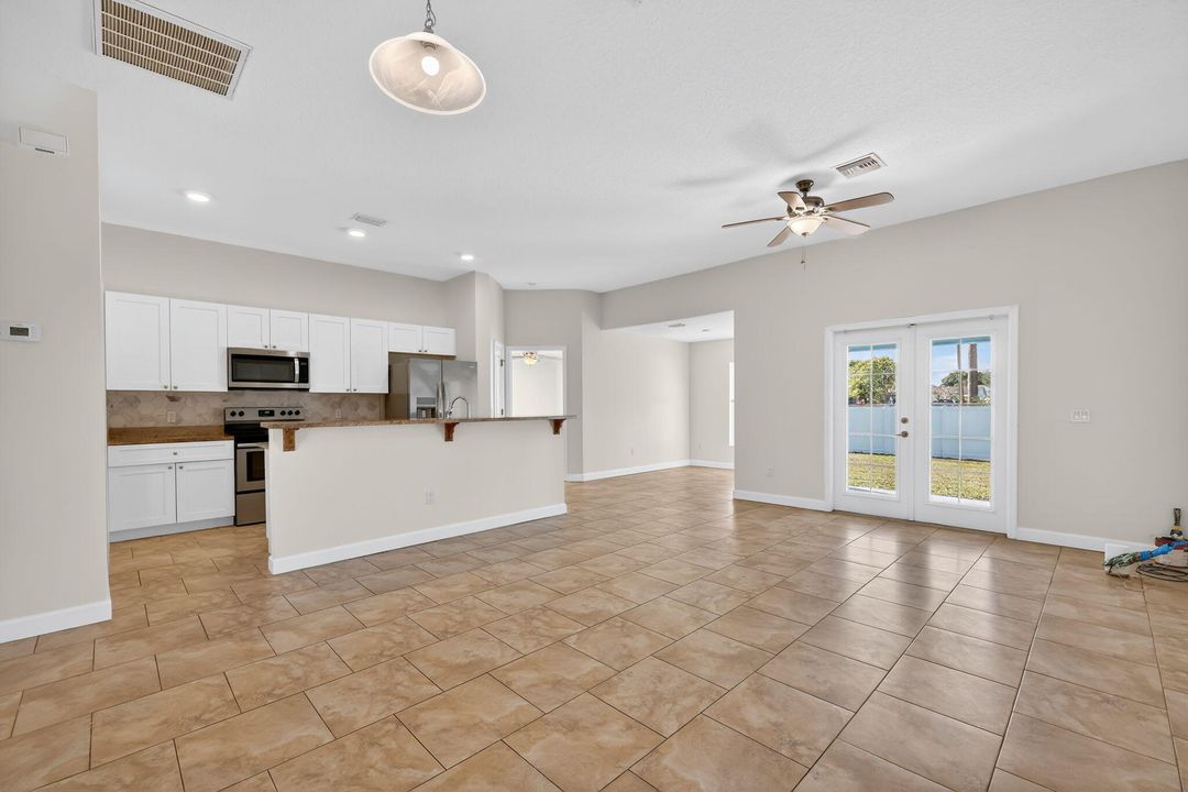 出租: $2,275 (3 贝兹, 2 浴室, 1490 平方英尺)