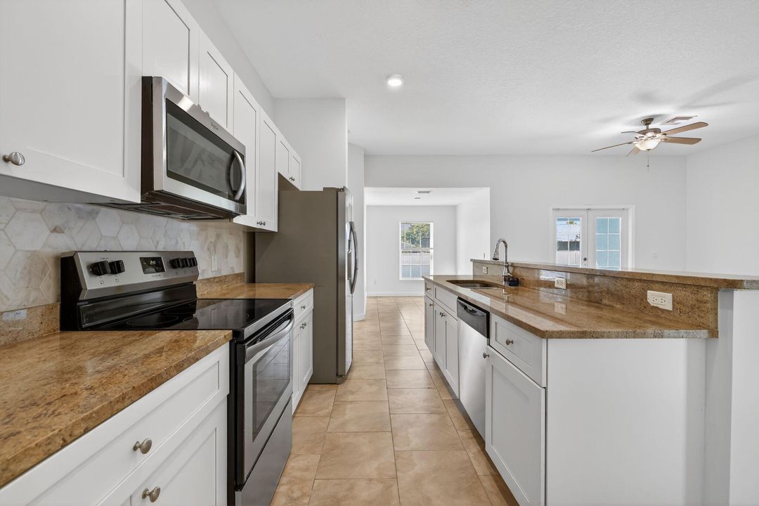 出租: $2,275 (3 贝兹, 2 浴室, 1490 平方英尺)