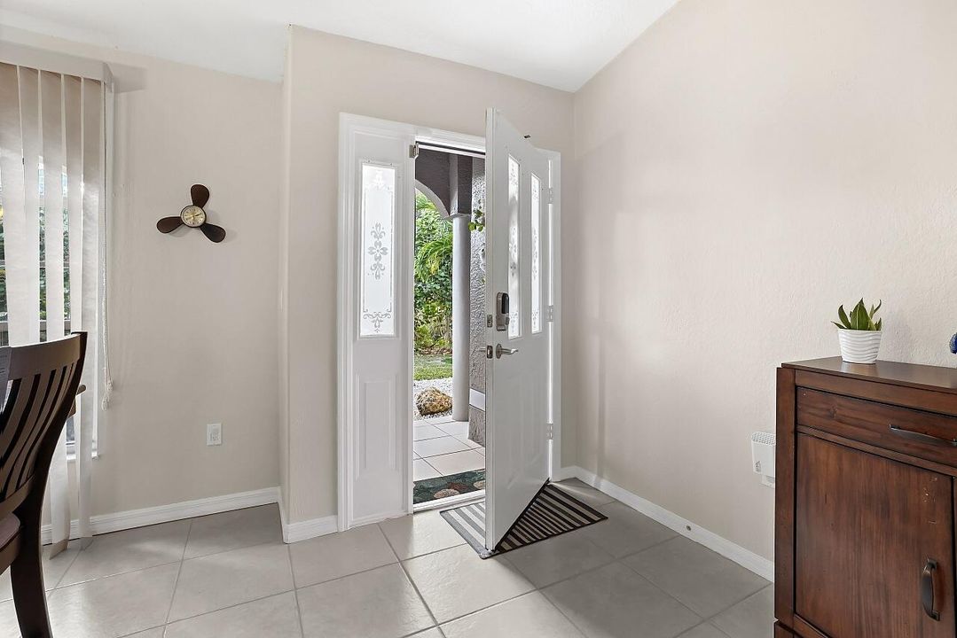 待售: $729,000 (3 贝兹, 2 浴室, 1762 平方英尺)