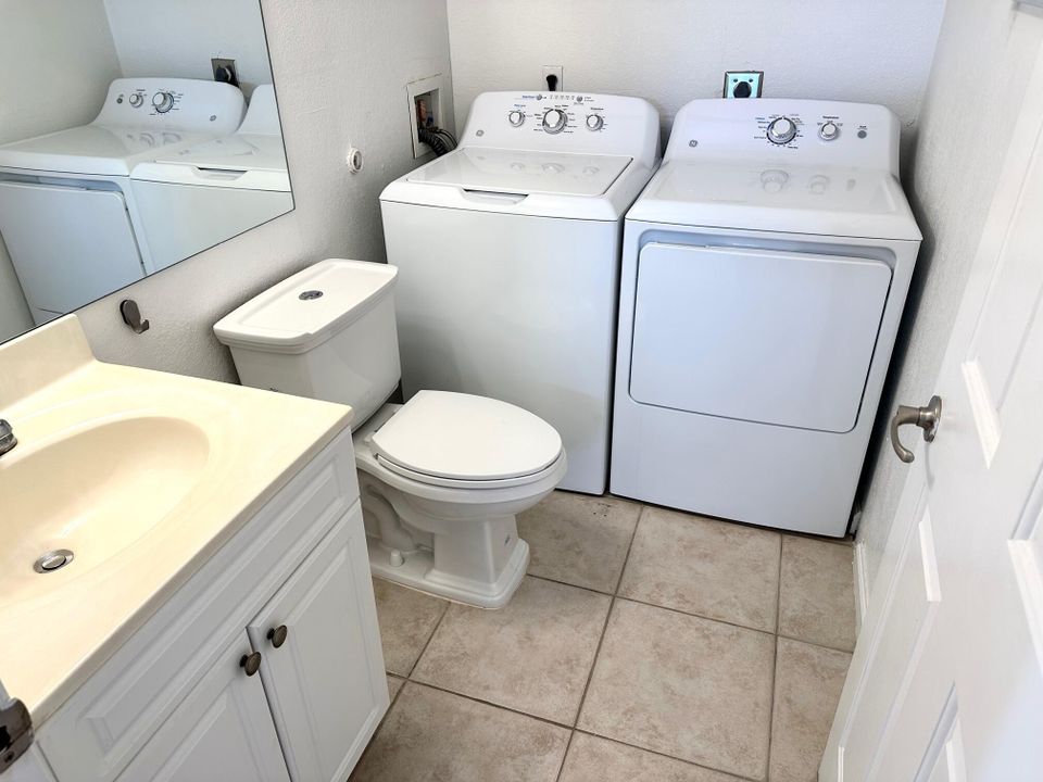 В аренду: $2,500 (2 спален, 2 ванн, 1302 Квадратных фут)