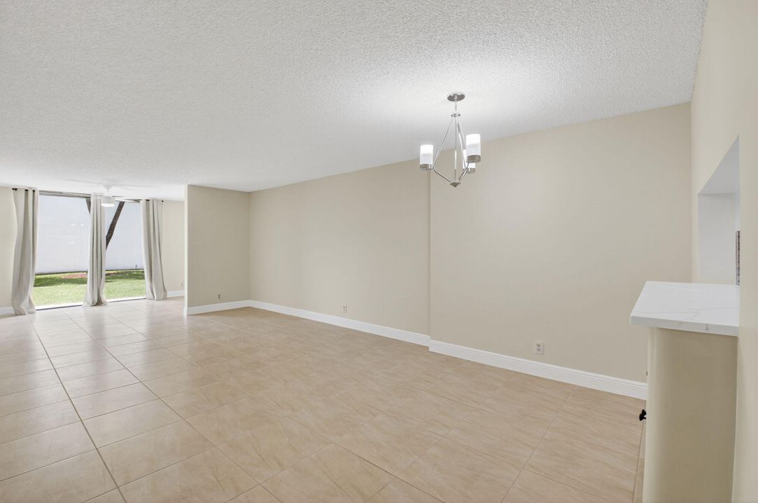 For Rent: $2,500 (2 beds, 2 baths, 1362 Square Feet)