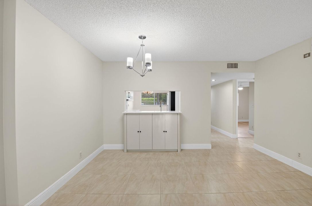 For Rent: $2,500 (2 beds, 2 baths, 1362 Square Feet)