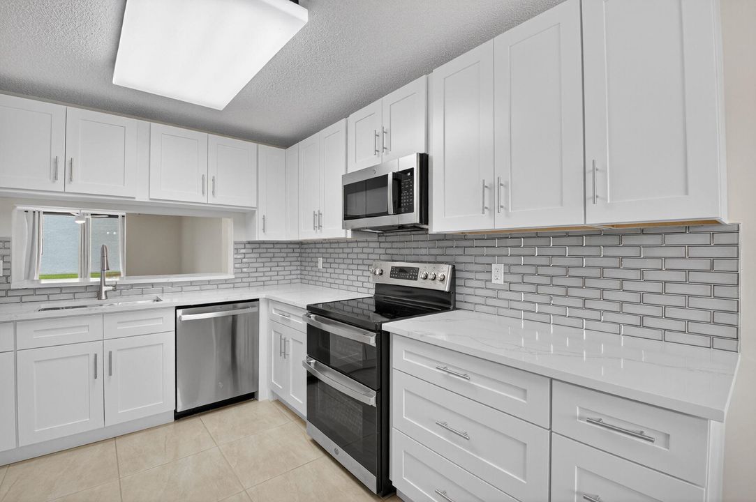 For Rent: $2,500 (2 beds, 2 baths, 1362 Square Feet)