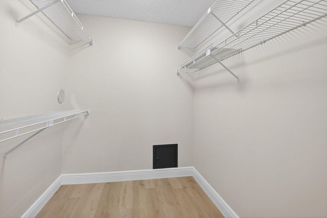 For Rent: $2,500 (2 beds, 2 baths, 1362 Square Feet)