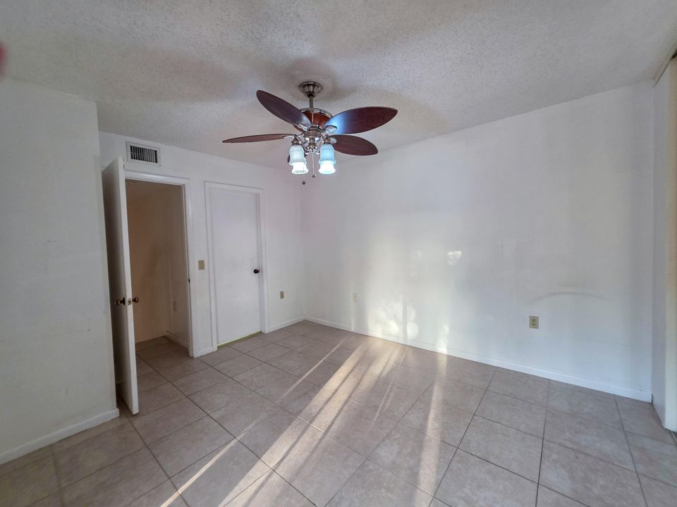 В аренду: $2,250 (2 спален, 2 ванн, 1288 Квадратных фут)