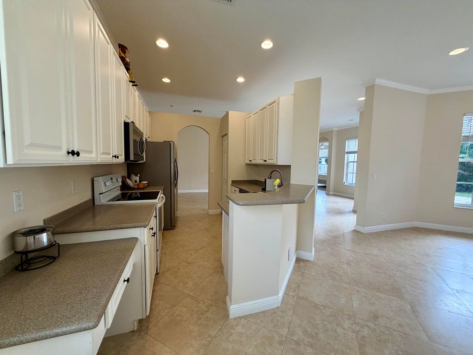 For Sale: $675,000 (4 beds, 3 baths, 2300 Square Feet)