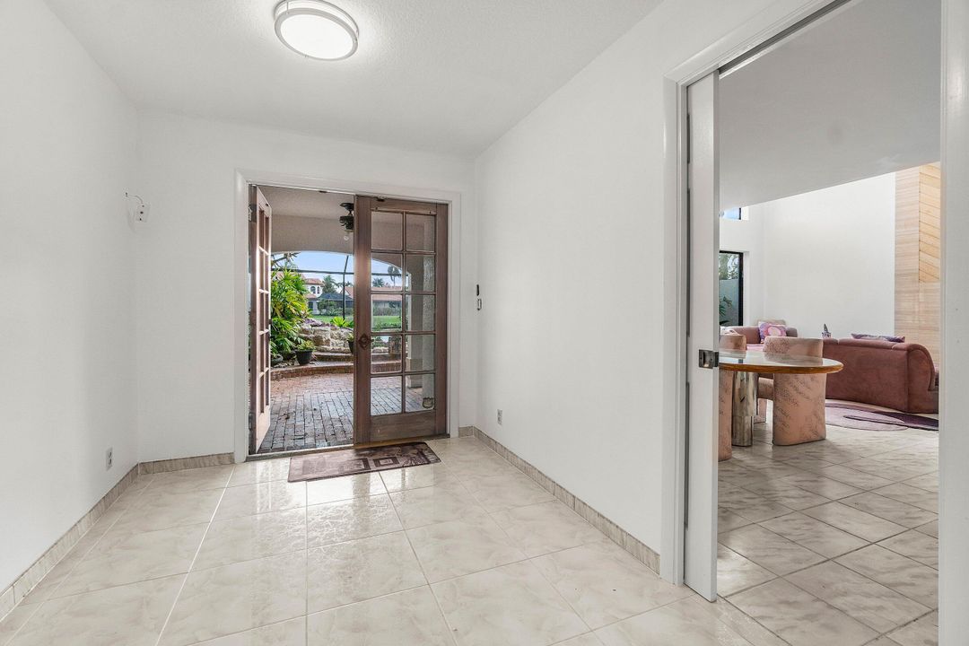 待售: $749,000 (3 贝兹, 3 浴室, 2710 平方英尺)