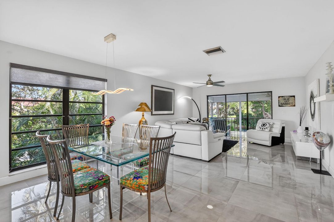 На продажу: $350,000 (2 спален, 2 ванн, 1216 Квадратных фут)