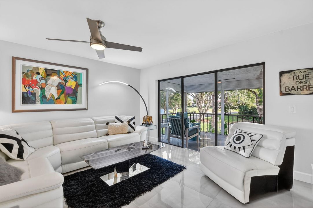 На продажу: $350,000 (2 спален, 2 ванн, 1216 Квадратных фут)