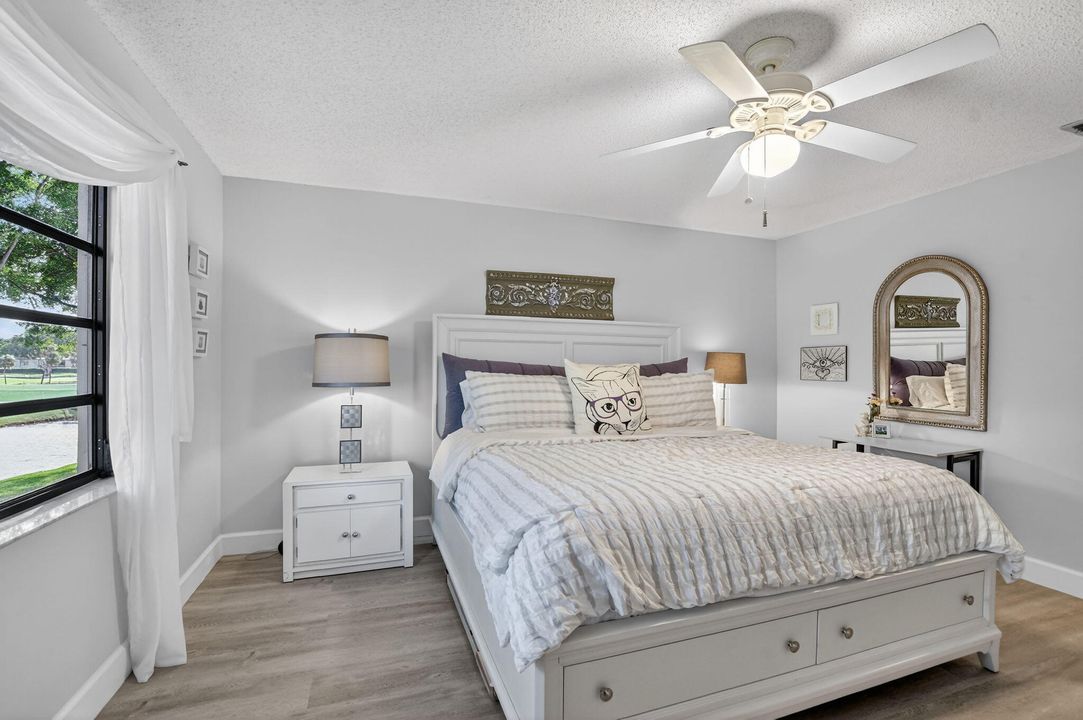 На продажу: $350,000 (2 спален, 2 ванн, 1216 Квадратных фут)