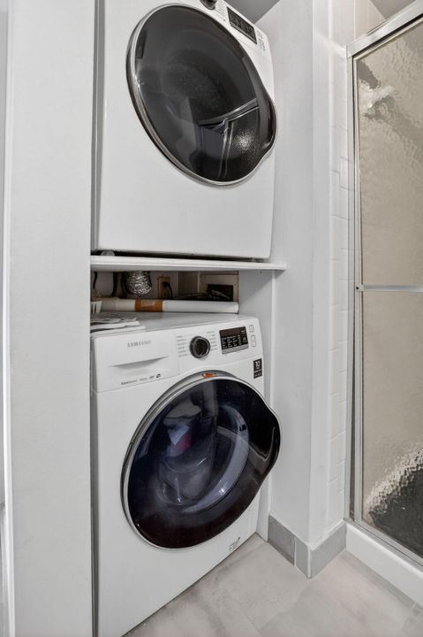 На продажу: $350,000 (2 спален, 2 ванн, 1216 Квадратных фут)