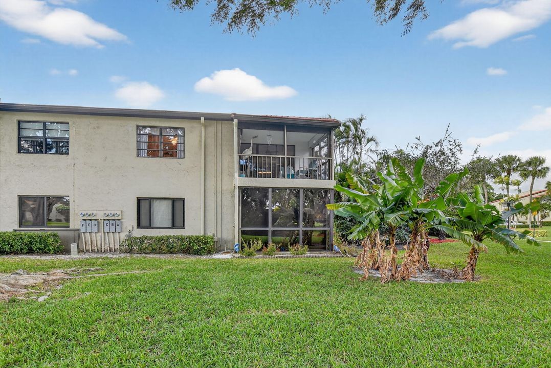 На продажу: $350,000 (2 спален, 2 ванн, 1216 Квадратных фут)