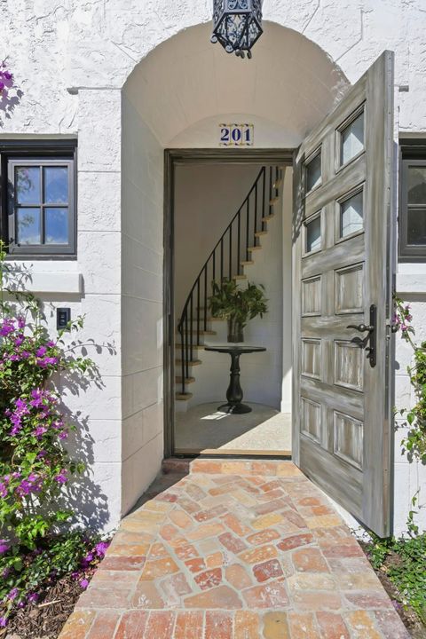 На продажу: $7,300,000 (4 спален, 4 ванн, 4167 Квадратных фут)