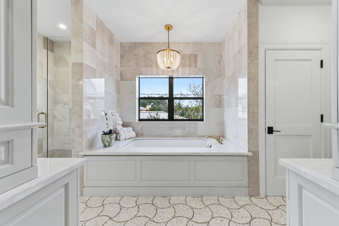 На продажу: $7,300,000 (4 спален, 4 ванн, 4167 Квадратных фут)