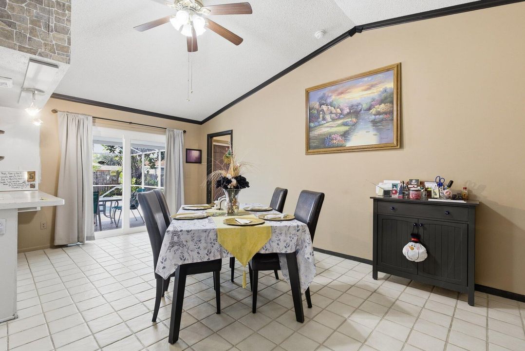 For Sale: $374,000 (3 beds, 2 baths, 1564 Square Feet)