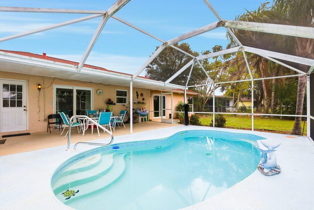 For Sale: $374,000 (3 beds, 2 baths, 1564 Square Feet)