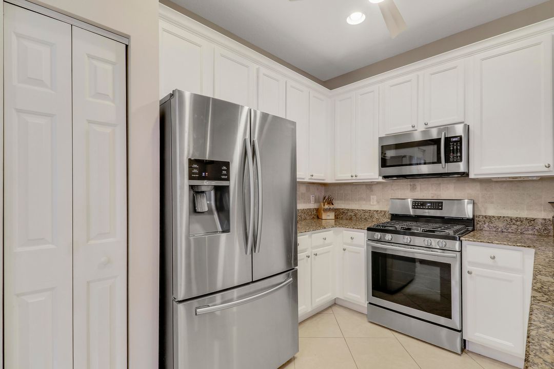 出租: $3,600 (3 贝兹, 2 浴室, 1610 平方英尺)