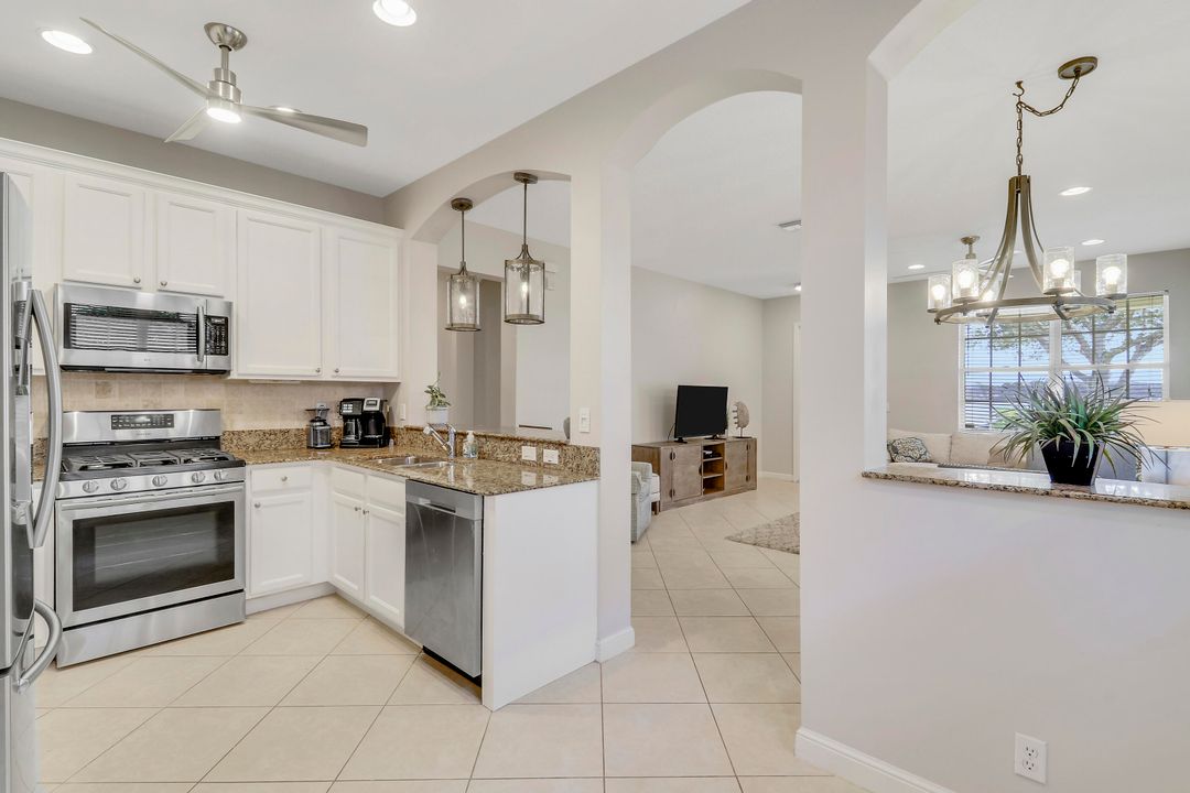 出租: $3,600 (3 贝兹, 2 浴室, 1610 平方英尺)