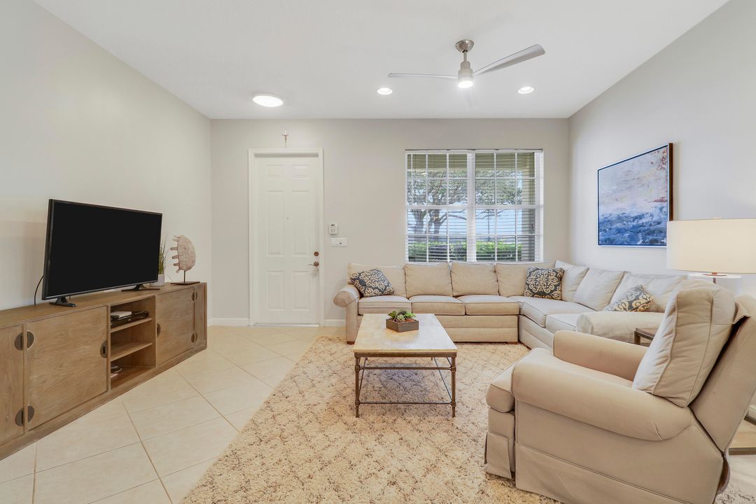 出租: $3,600 (3 贝兹, 2 浴室, 1610 平方英尺)