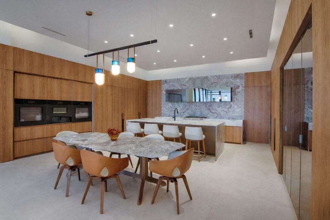 待售: $42,500,000 (7 贝兹, 7 浴室, 11228 平方英尺)