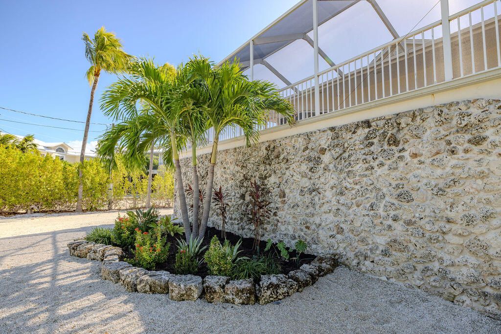 For Sale: $2,650,000 (3 beds, 3 baths, 2294 Square Feet)