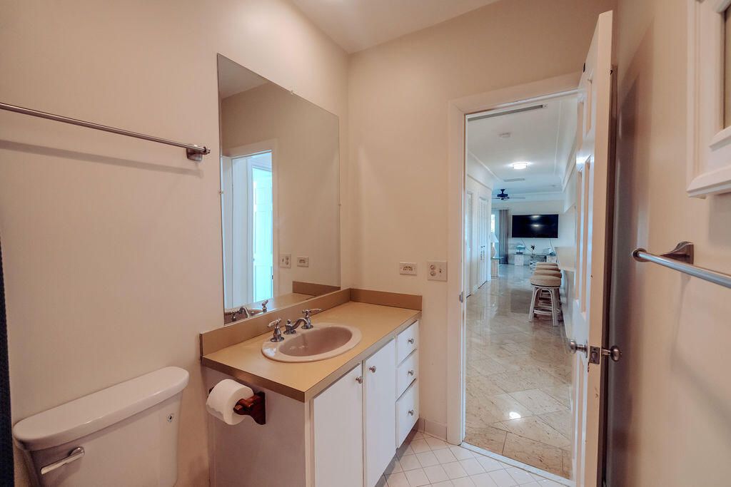 For Sale: $2,650,000 (3 beds, 3 baths, 2294 Square Feet)