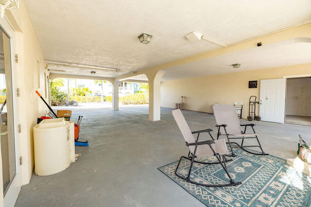 For Sale: $2,650,000 (3 beds, 3 baths, 2294 Square Feet)