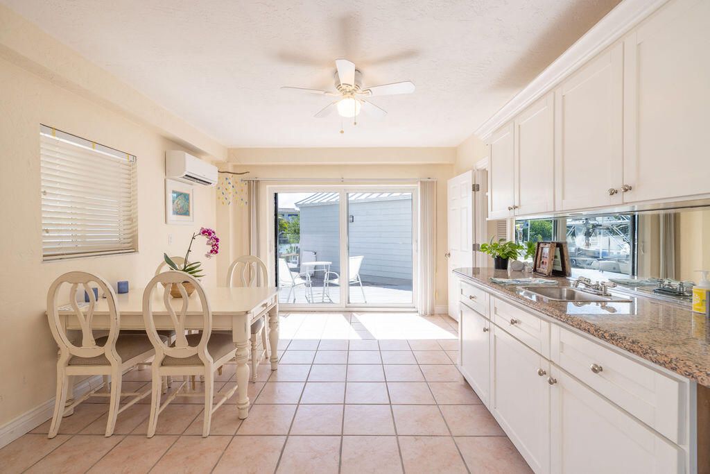 For Sale: $2,650,000 (3 beds, 3 baths, 2294 Square Feet)