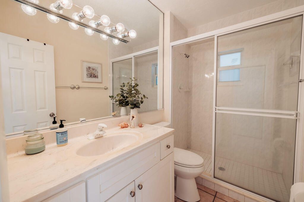 For Sale: $2,650,000 (3 beds, 3 baths, 2294 Square Feet)