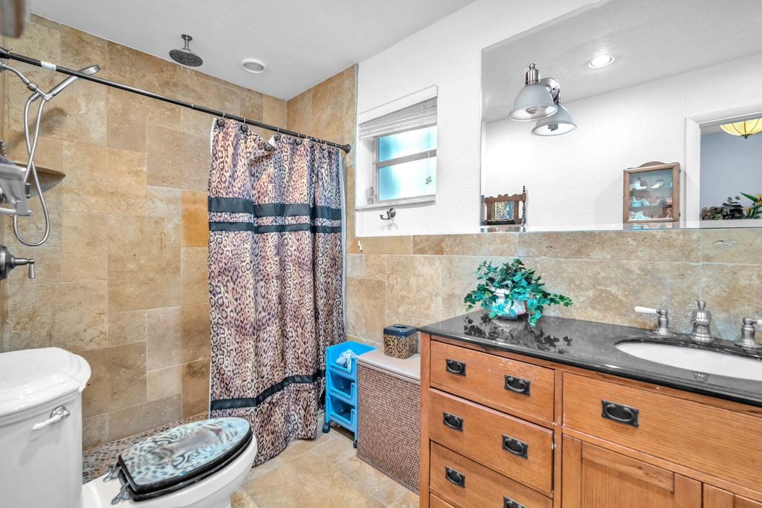 En Venta: $650,000 (4 camas, 2 baños, 1819 Pies cuadrados)