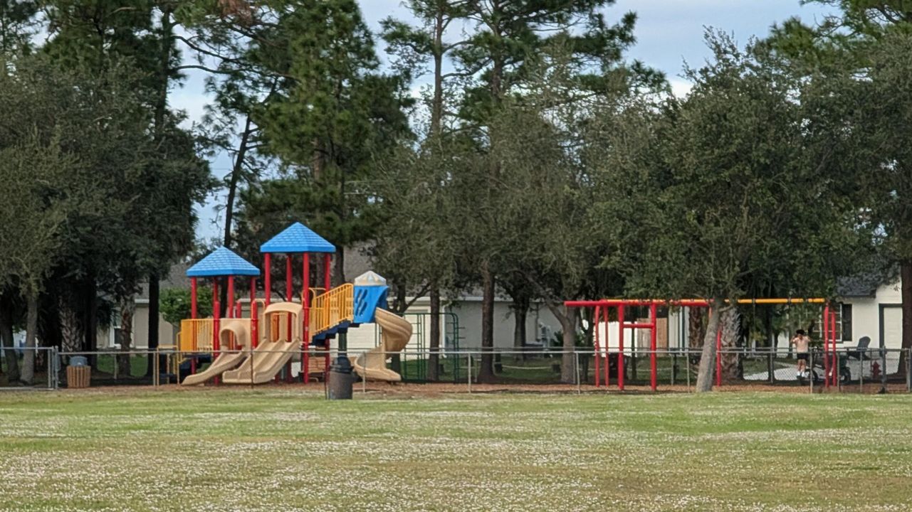 待售: $295,995 (2 贝兹, 2 浴室, 925 平方英尺)