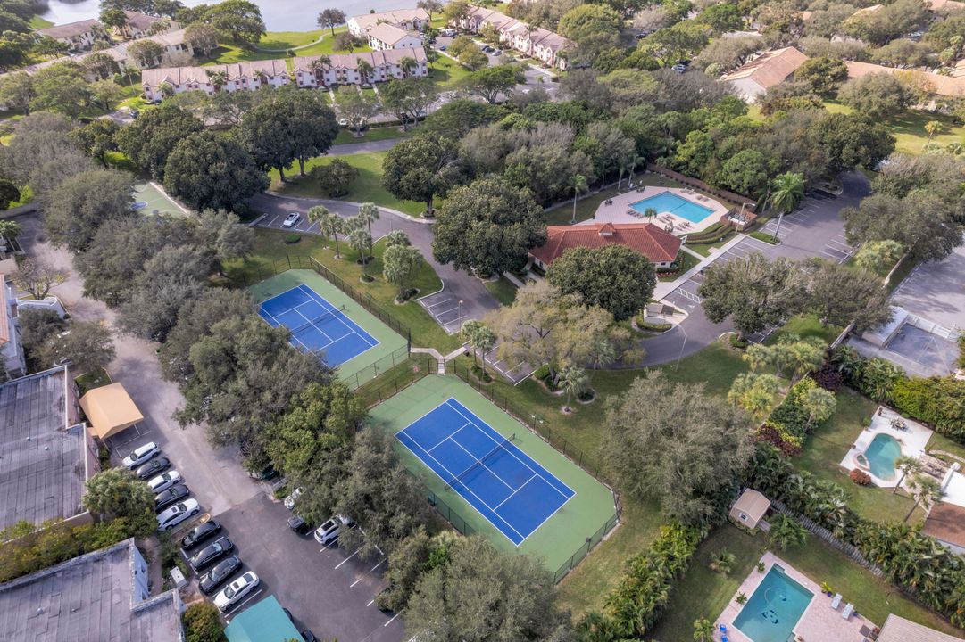 En Venta: $320,000 (2 camas, 2 baños, 938 Pies cuadrados)