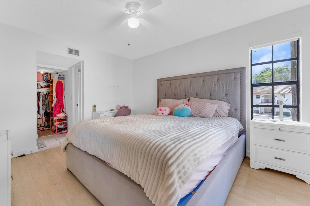 En Venta: $320,000 (2 camas, 2 baños, 938 Pies cuadrados)