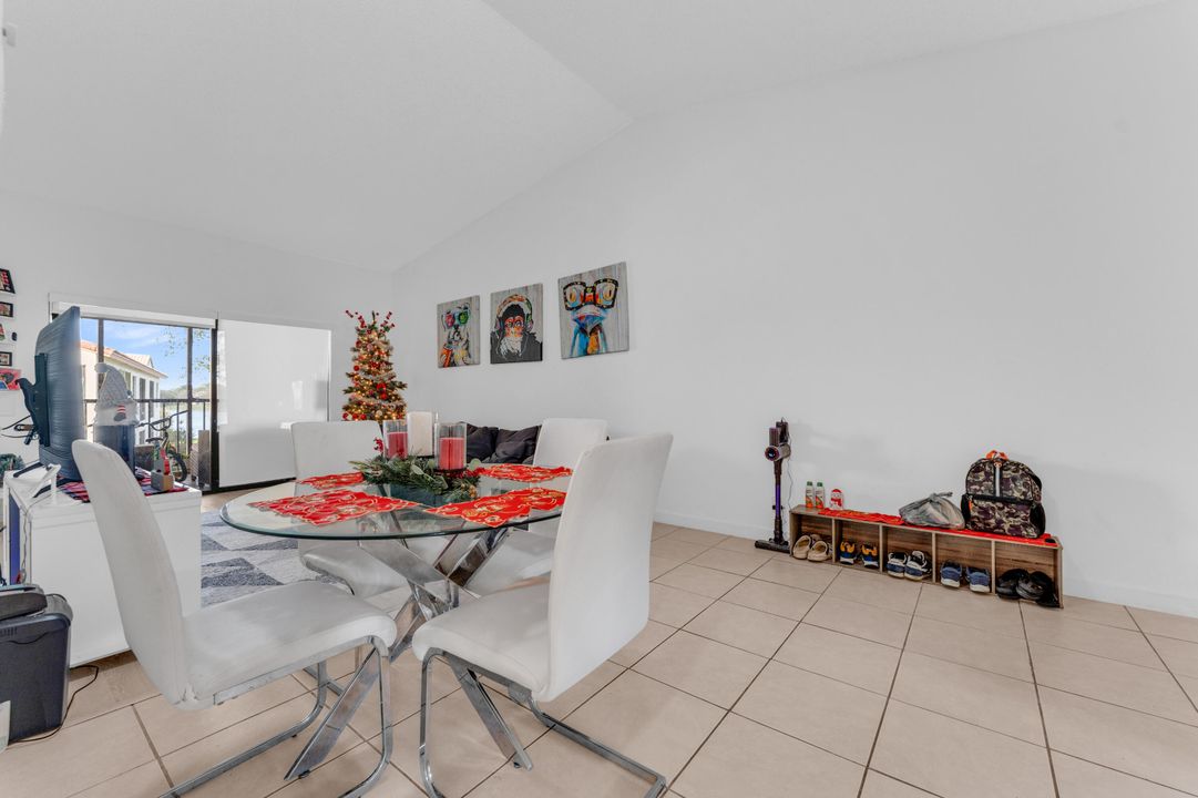 En Venta: $320,000 (2 camas, 2 baños, 938 Pies cuadrados)