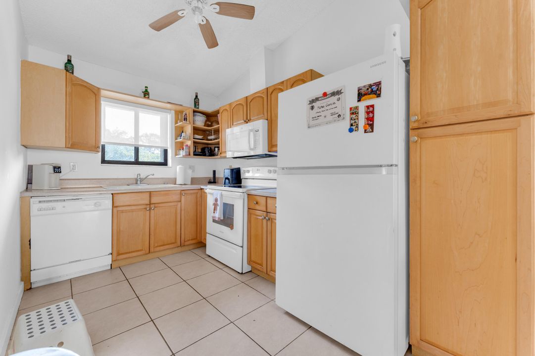 En Venta: $320,000 (2 camas, 2 baños, 938 Pies cuadrados)