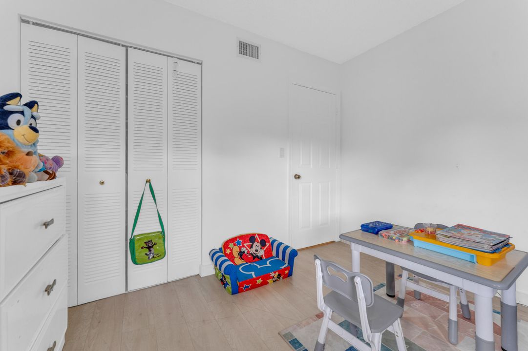 En Venta: $320,000 (2 camas, 2 baños, 938 Pies cuadrados)