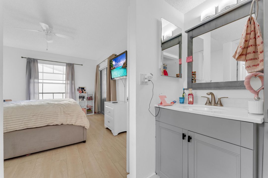 En Venta: $320,000 (2 camas, 2 baños, 938 Pies cuadrados)