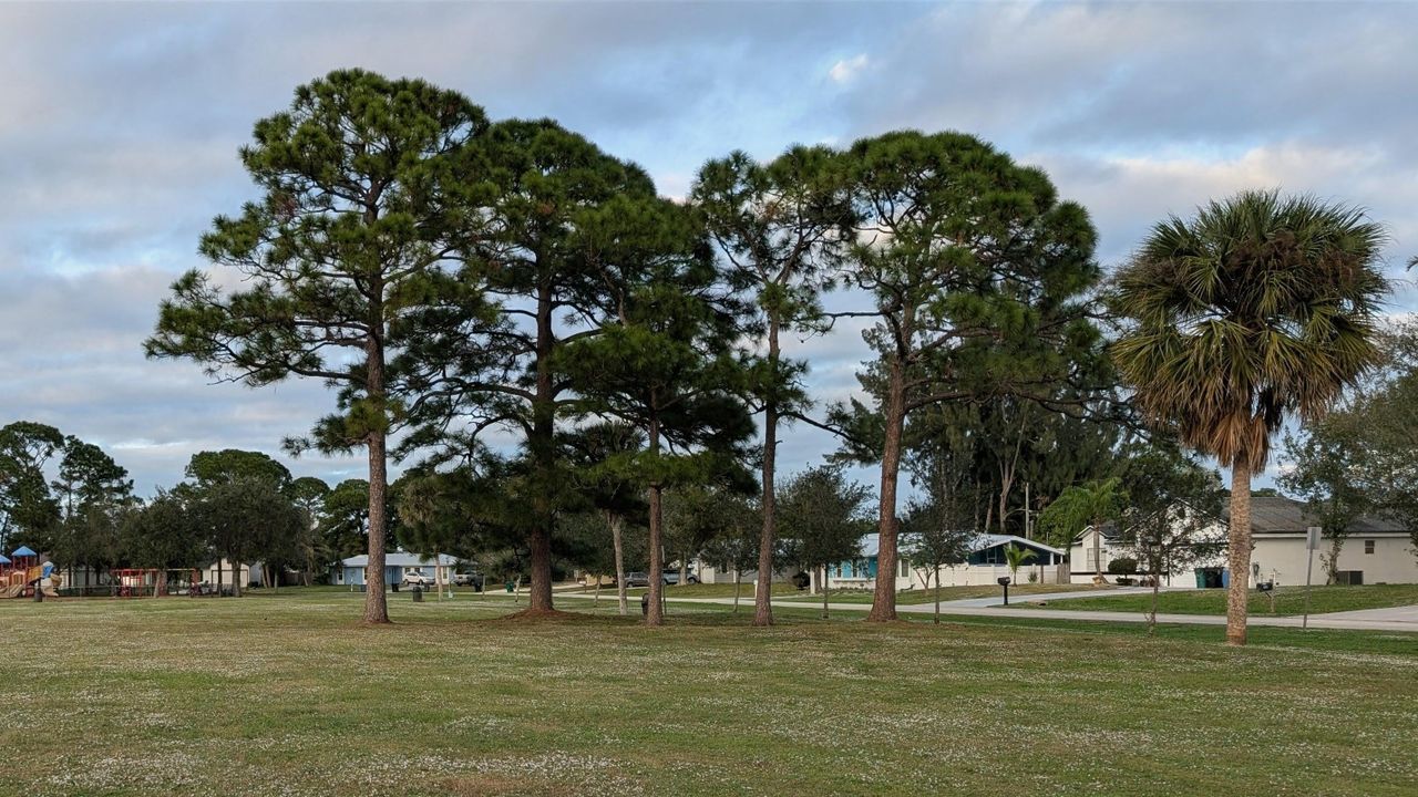 待售: $295,995 (2 贝兹, 2 浴室, 925 平方英尺)