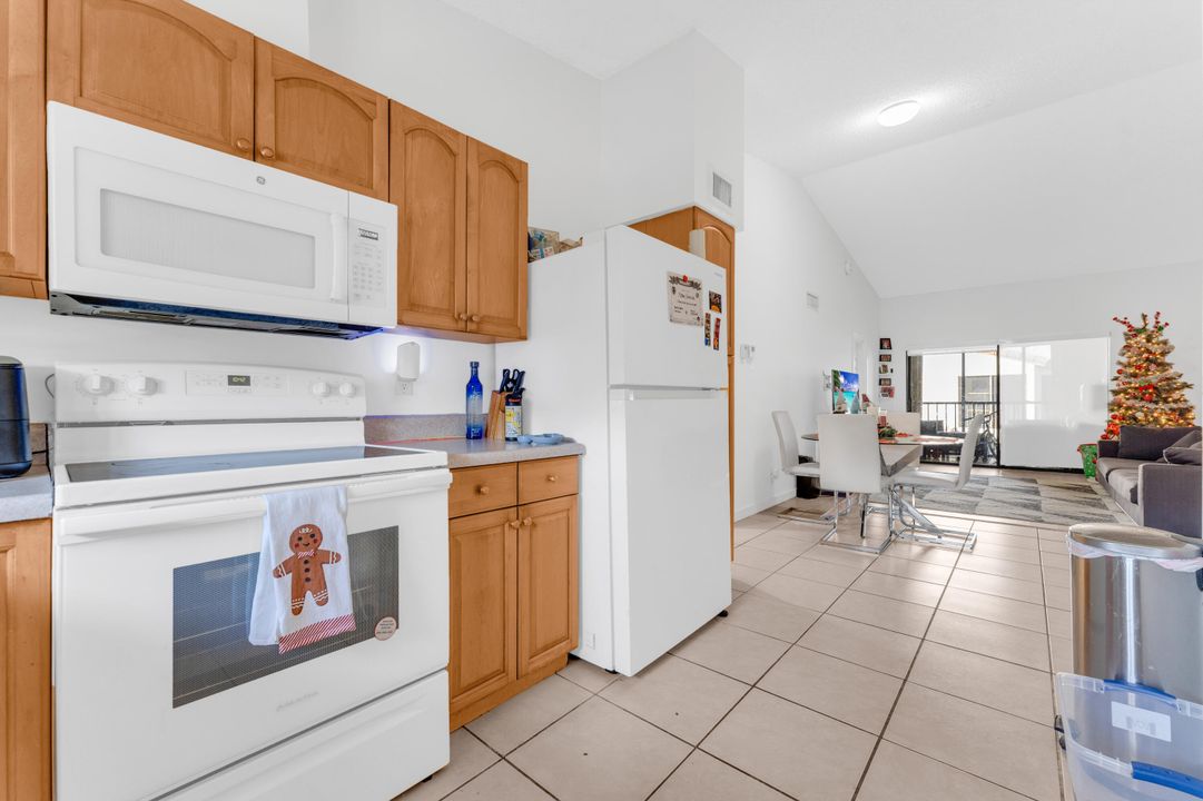 En Venta: $320,000 (2 camas, 2 baños, 938 Pies cuadrados)